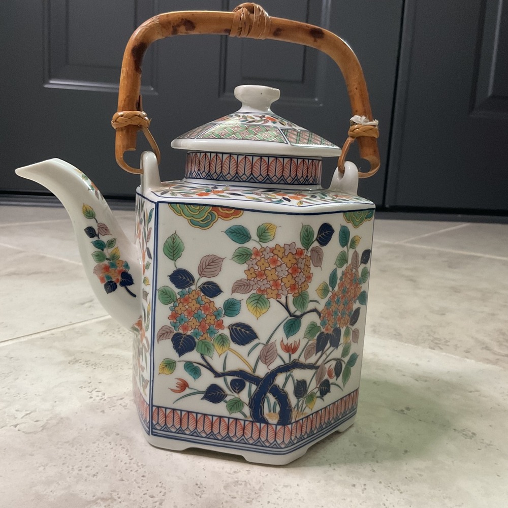 Vintage Japanese Imari Hexagonal Porcelain Teapot Bamboo Handle Floral Hydrangea - Picture 7 of 8